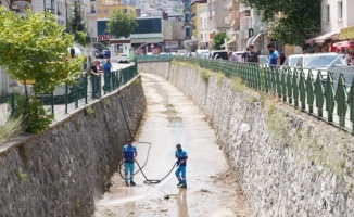 Bursa Yıldırım'da 'Selçukbey Kanalı'na temizlik