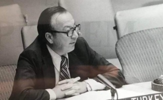 Dışişleri eski Bakanı İlter Türkmen vefat etti