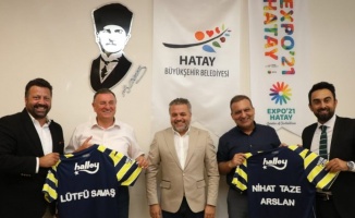 Fenerbahçeli eski futbolculardan Hatay'a ziyaret