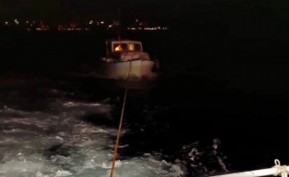 İstanbul Rumeli Kavağı açıklarında sürüklenen tekne kurtarıldı
