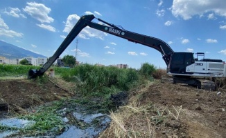 Manisa Şehzadeler'de kurutma kanalı temizliği