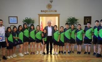Muğlalı masa tenisi sporcularından Büyükşehir'e ziyaret