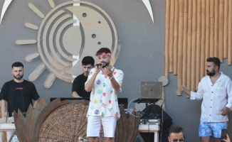 Ünlü rapçi Sefo, İzmir Çeşme’de sahne aldı