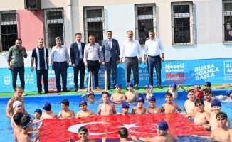 Bursa'da okul bahçeleri 'neşeli havuzlara' döndü