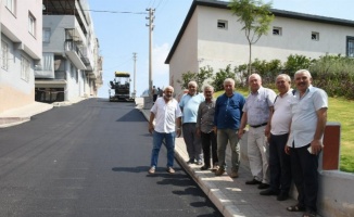İzmir Karabağlar'da asfalt ekipleri dört bir yanda