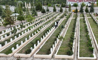 Sivas'ta mezarlıklarda kapsamlı temizlik 