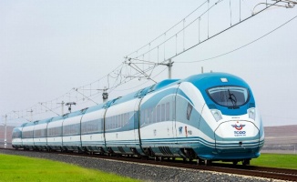 Türkiye yüksek hızlı trenlerle taşındı