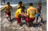 Cankurtaranlar bin 495 kişiyi boğulmaktan kurtardı