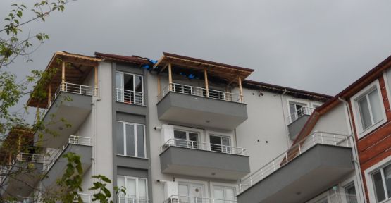 Yangın mağdurlarının çatısı onarılıyor