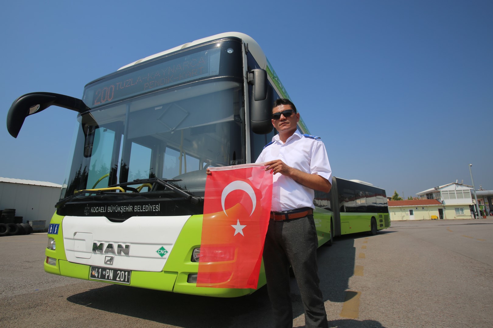 Водитель туристического автобуса. Турецкие автобусы. Автобусы в Турции. Турецкий водитель автобуса. Турецкие автобусные компании.